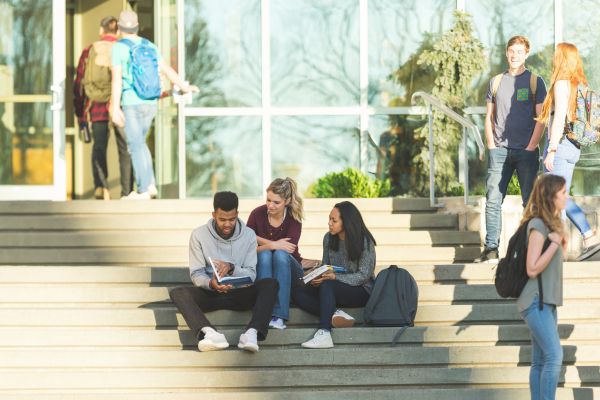 English course at Mentors Academy